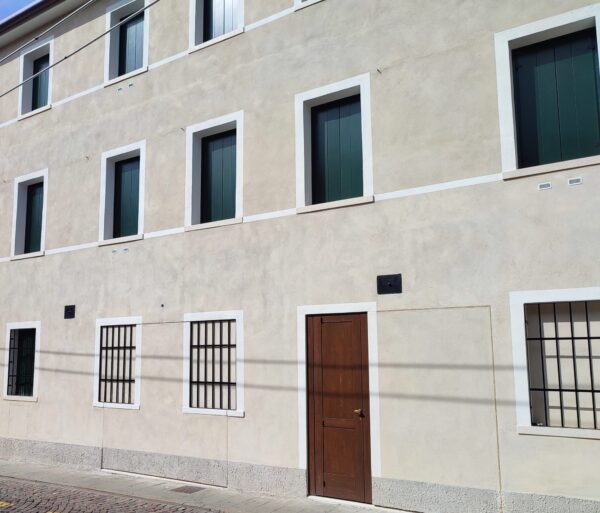 vmc decentralizzata a scomparsa su palazzo storico a treviso